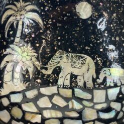 Perlamutru inkrustuotas dubuo iš kokoso kevalo 15,5×15,5×6 cm