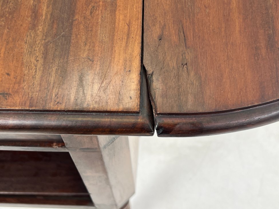 DN0187-spinteles-12 Raudonmedžio spintelė pakeliamais šonais 42×45(+2×23)x71,5 cm