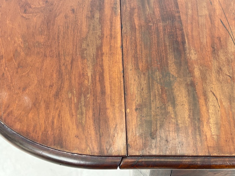 DN0187-spinteles-14 Raudonmedžio spintelė pakeliamais šonais 42×45(+2×23)x71,5 cm