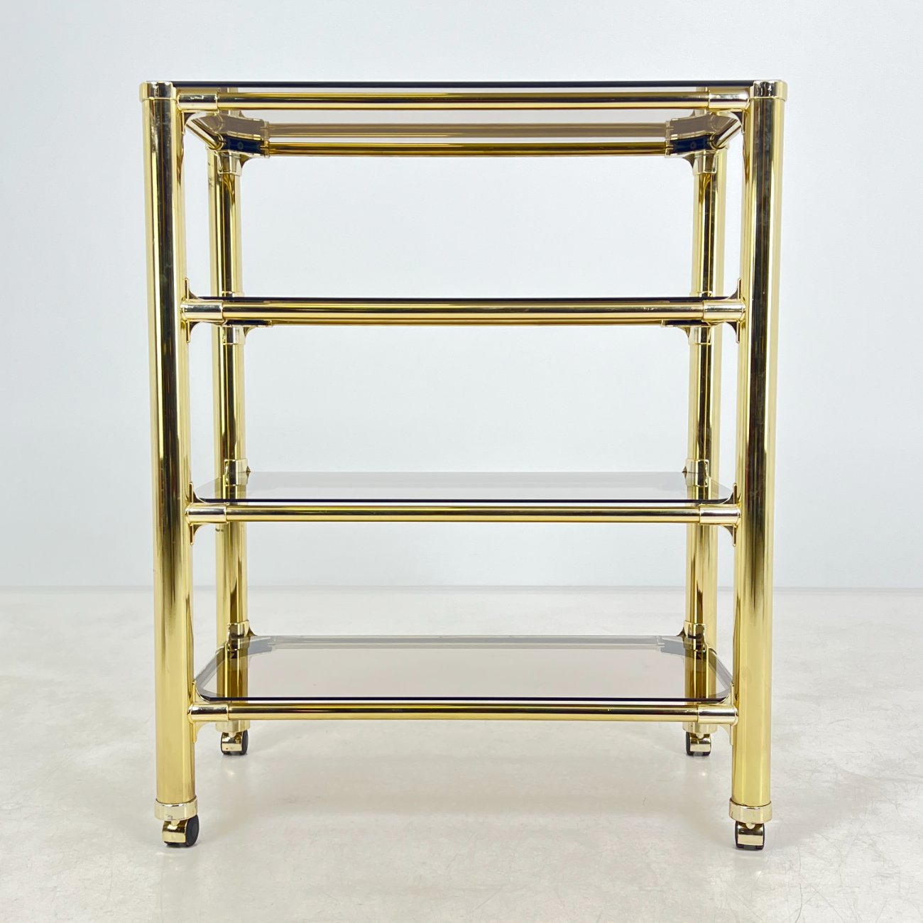 DN0190-lentynos-0 Metalinio rėmo lentyna su stiklo lentynomis ir ratukais 48x83x101 cm