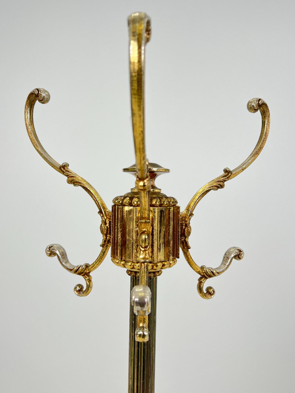 DN0193-kabyklos-ir-kabliukai-3 Metalinė pastatoma kabykla 39x39x170 cm