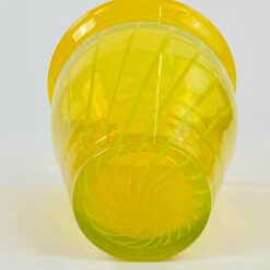 Geltono stiklo vaza 17x17x20 cm