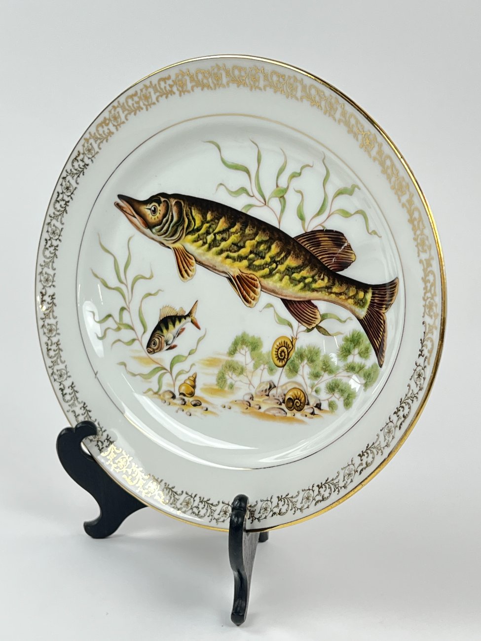 DN0237-servizu-dalys-4 Veritable Porcelaine serviravimo lėkštė su žuvų atvaizdu 26,5×34,5×3,5 cm