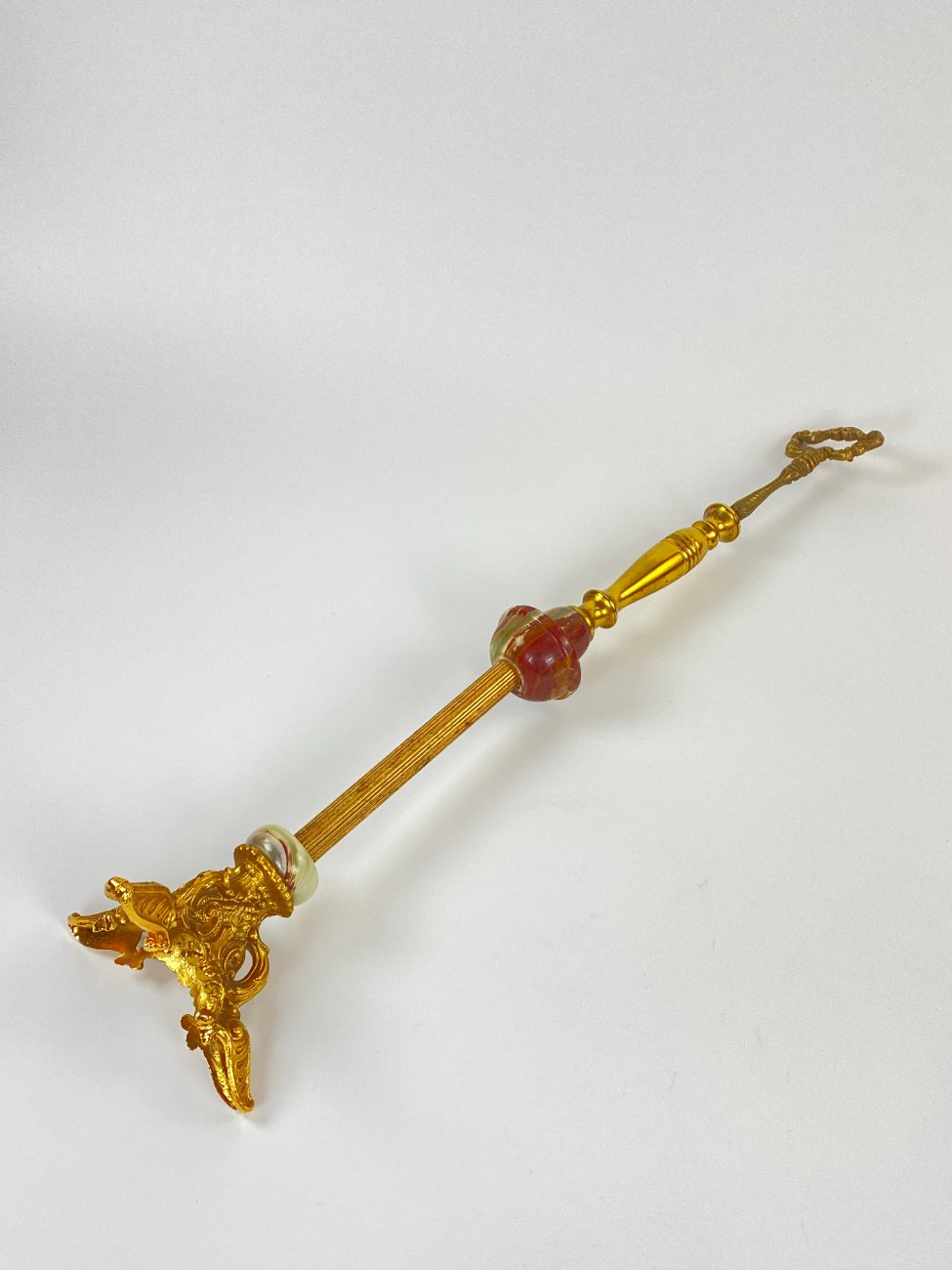 HF0176-interjero-ir-apdailos-prekes-3 Žalvarinė pastatoma dekoracija su akmens detalėmis 16x16x67,5 cm