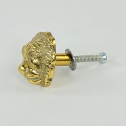 Žalvarinė baldo rankenėlė “Liūto galva” 3,5x3x3,5 cm