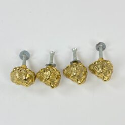 Žalvarinė baldo rankenėlė “Liūto galva” 3,5x3x3,5 cm