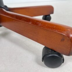 Raudonmedžio rėmo darbo krėslas su oda 77x77x113 cm, 56 cm