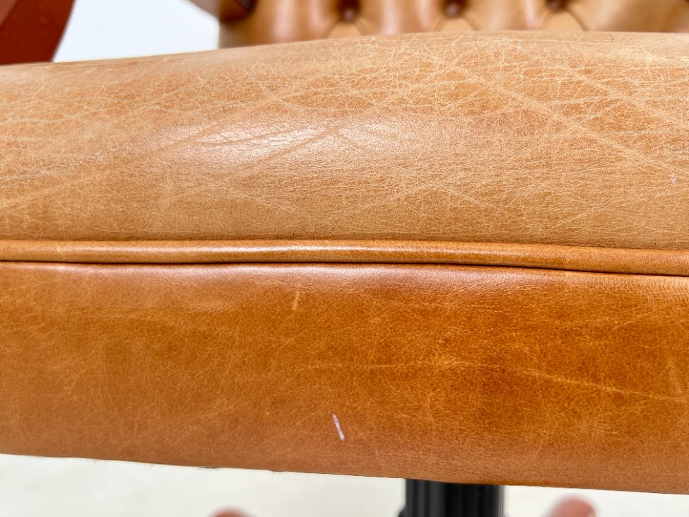 HL0168-kedes-20 Raudonmedžio rėmo darbo krėslas su oda 77x77x113 cm, 56 cm