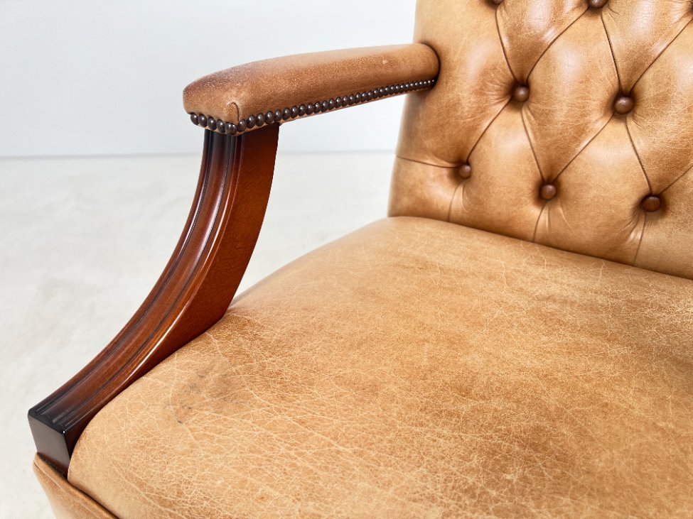 HL0168-kedes-6 Raudonmedžio rėmo darbo krėslas su oda 77x77x113 cm, 56 cm