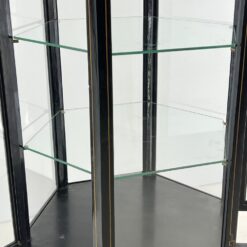 Rytietiška šešiakampė vitrina 70x61x177 cm