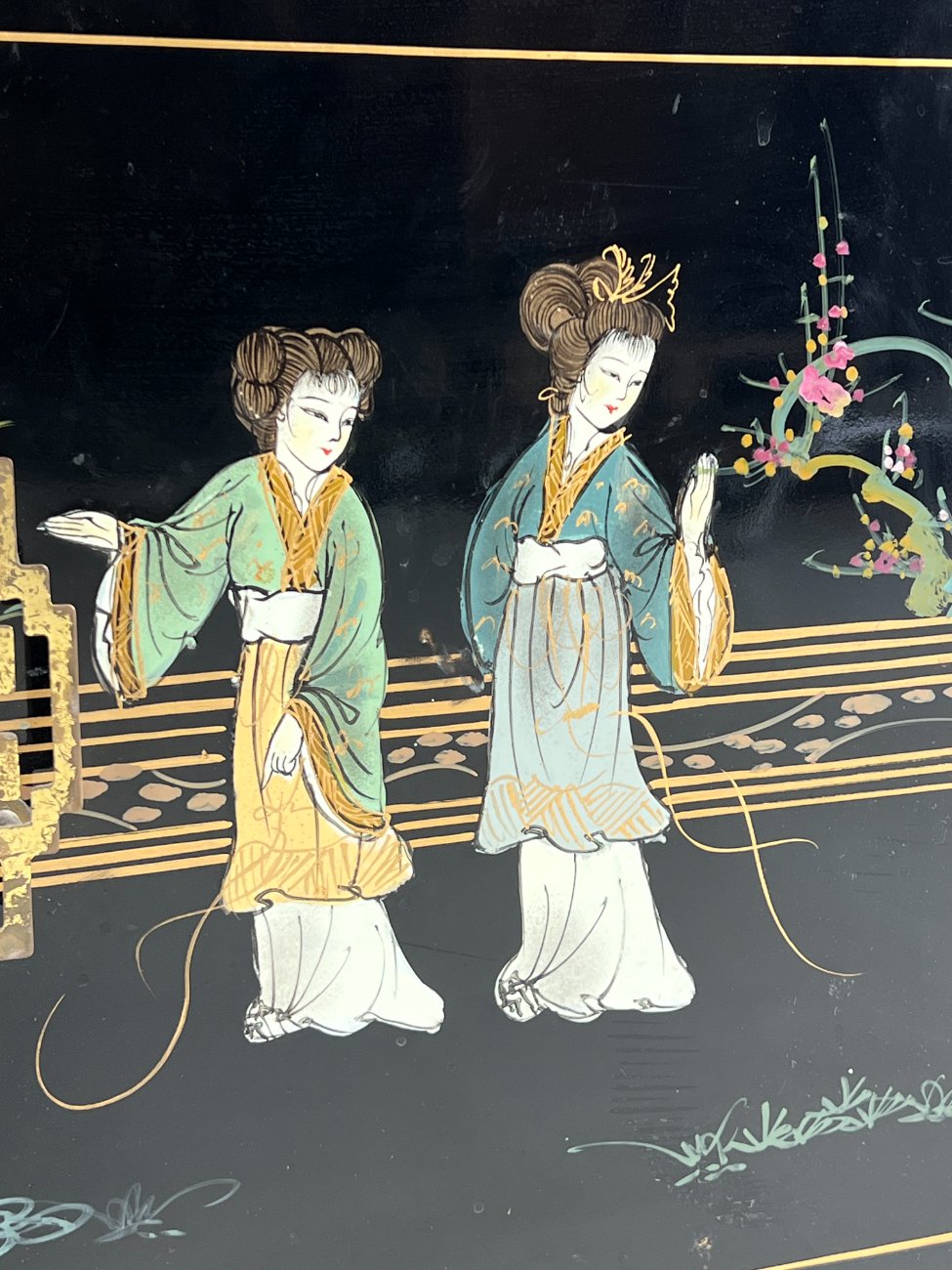 HL0174-vitrinos-13 Rytietiška vitrina su apšvietimu 35,5×69,5×185,5 cm