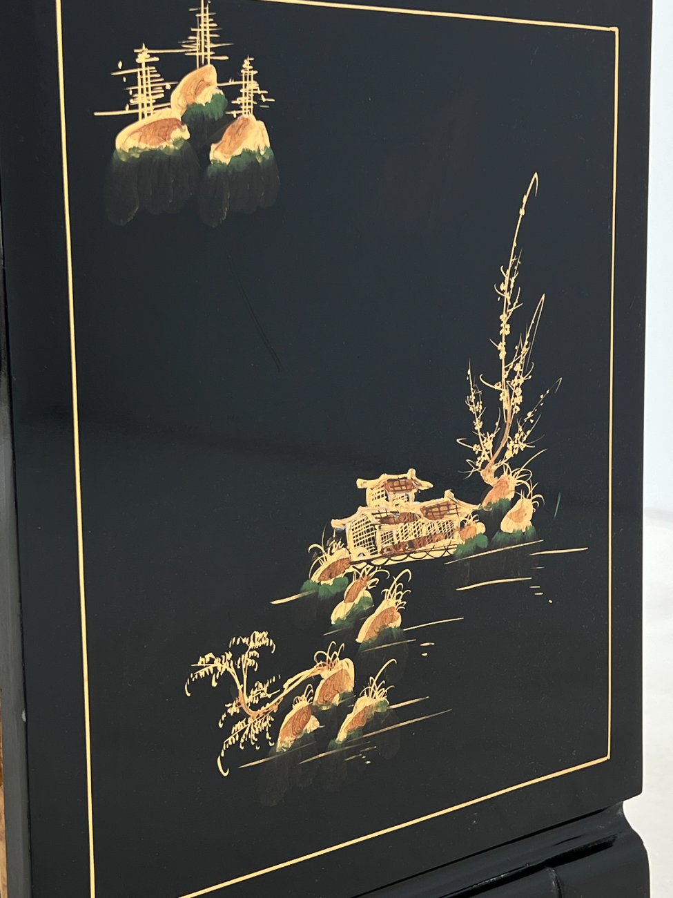 HL0174-vitrinos-16 Rytietiška vitrina su apšvietimu 35,5×69,5×185,5 cm