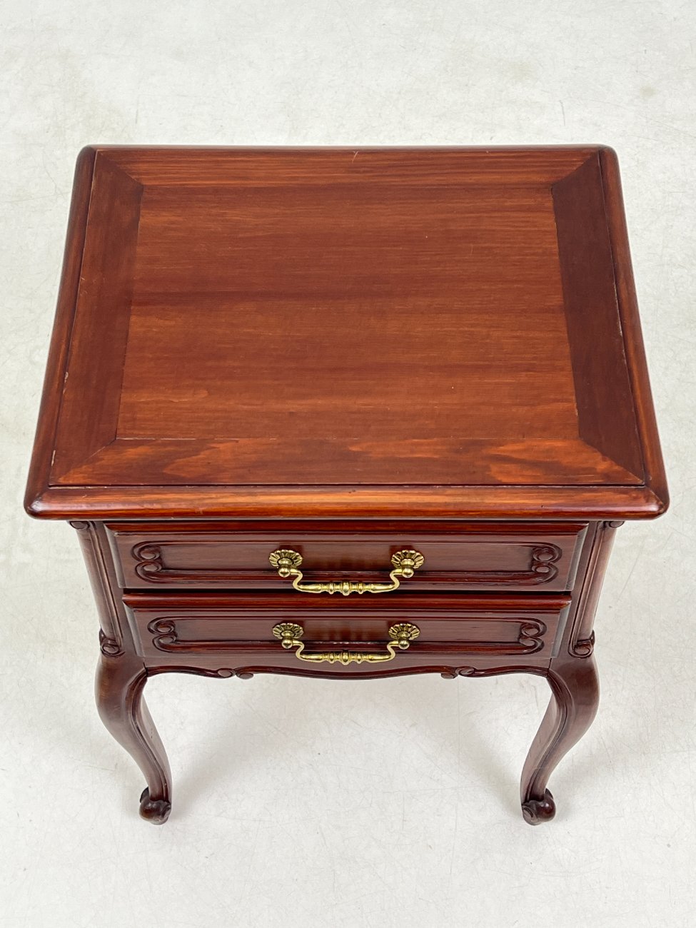 HL0177-spinteles-5 Riešutmedžio spintelės 2 vnt. komplektas 37x44x59 cm