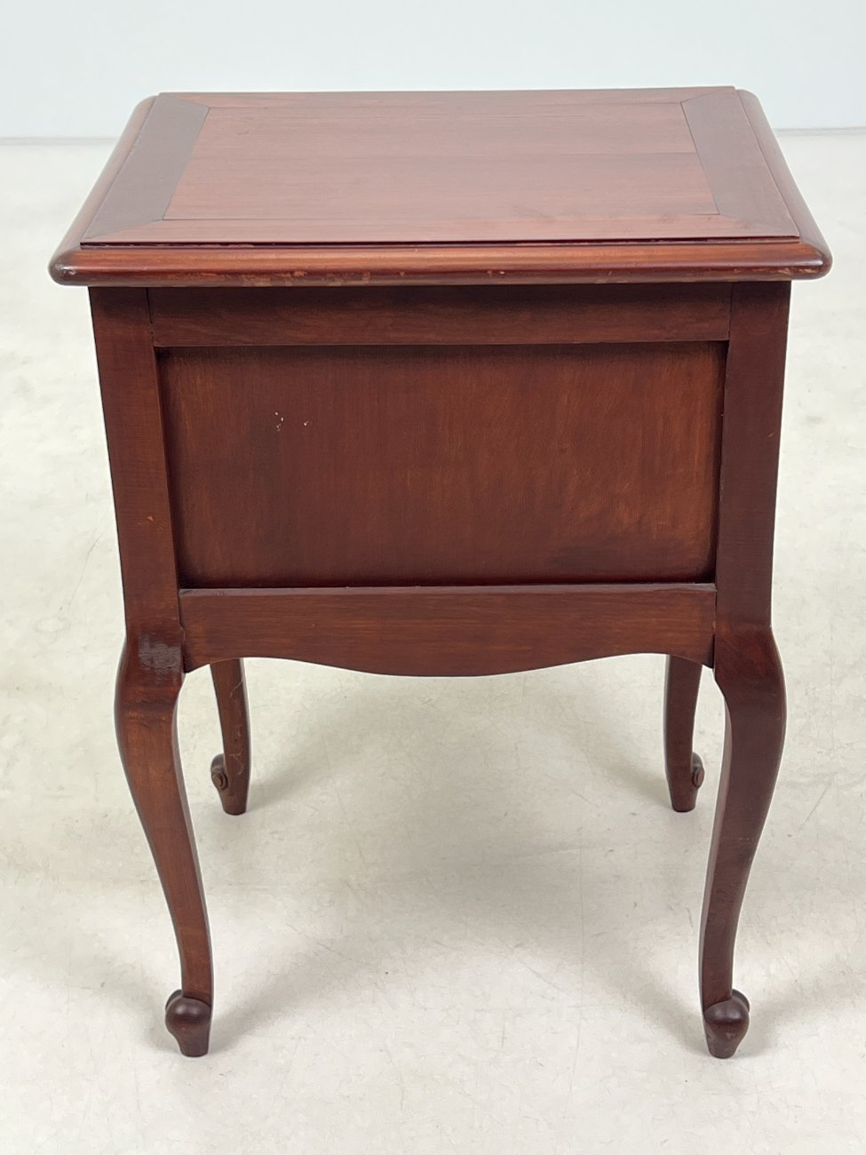 HL0177-spinteles-7 Riešutmedžio spintelės 2 vnt. komplektas 37x44x59 cm