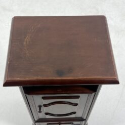 Riešutmedžio spintelė 29,5x38x82 cm