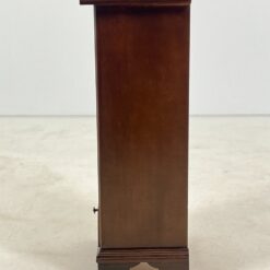 Riešutmedžio spintelė 29,5x38x82 cm