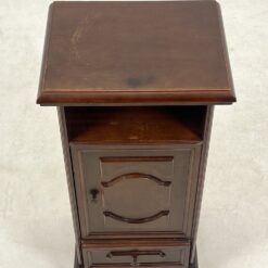 Riešutmedžio spintelė 29,5x38x82 cm