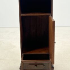 Riešutmedžio spintelė 29,5x38x82 cm