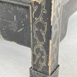 Rytietiška juodos spalvos vitrina su akmens dekoracijomis 42x83x179 cm