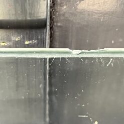 Rytietiška juodos spalvos vitrina su akmens dekoracijomis 42x83x179 cm