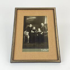 Senovinė šeimos nuotrauka mediniame rėme su stiklu 1,5x18x24 cm