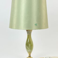 Stalinis žalvario ir onikso šviestuvas žalsvos spalvos gaubtu 31x31x51 cm