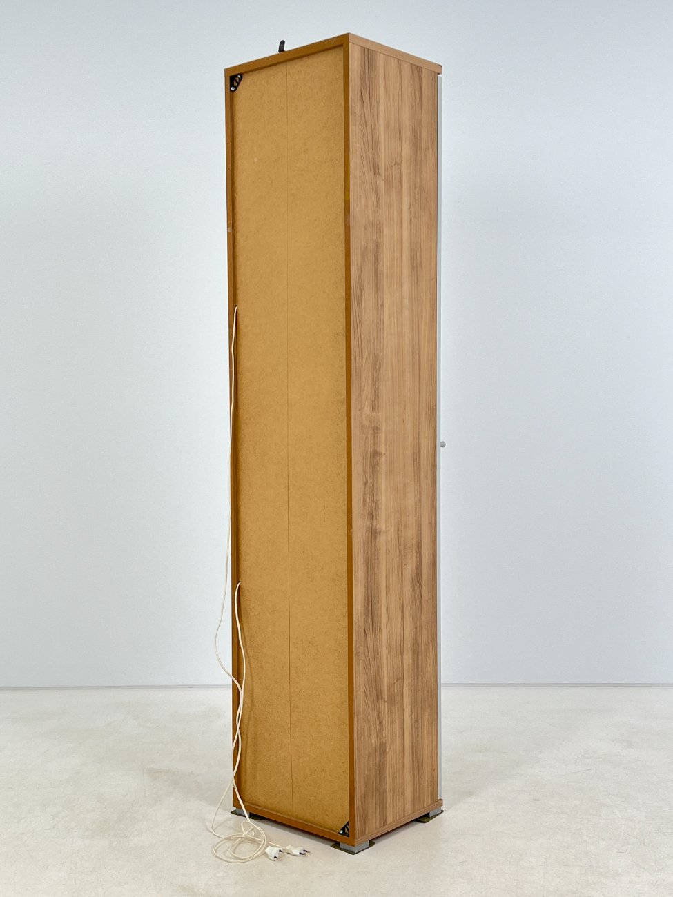 HN0999-vitrinos-10 Vitrina su apšvietimu 39,5×43,5×198 cm