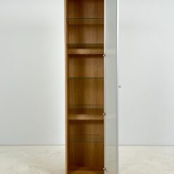 Vitrina su apšvietimu 39,5×43,5×198 cm