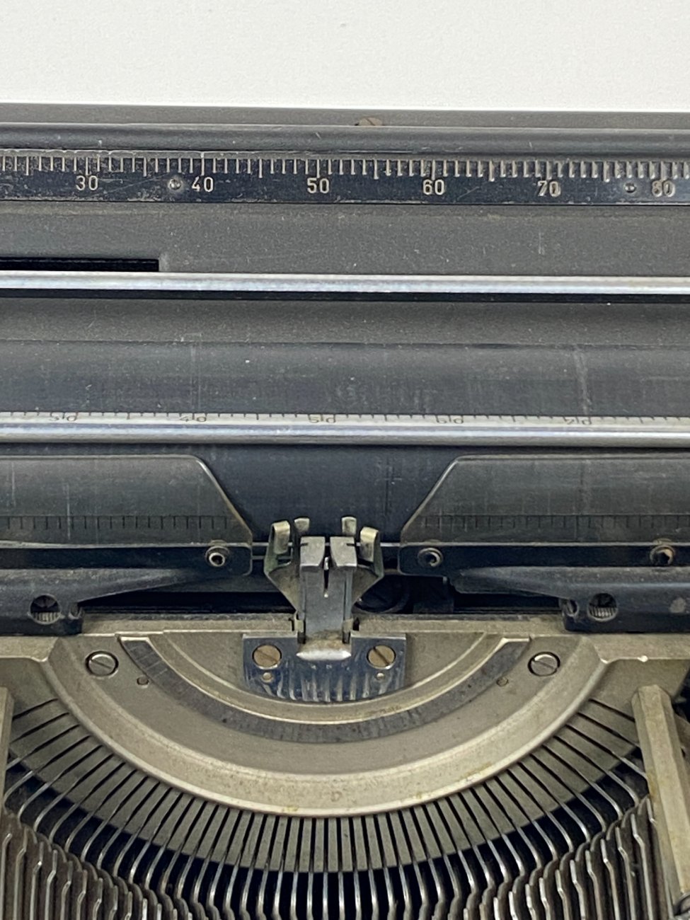 HN1003-rasomosios-masineles-21 “Adler” rašomoji mašinėlė 40x50x26 cm