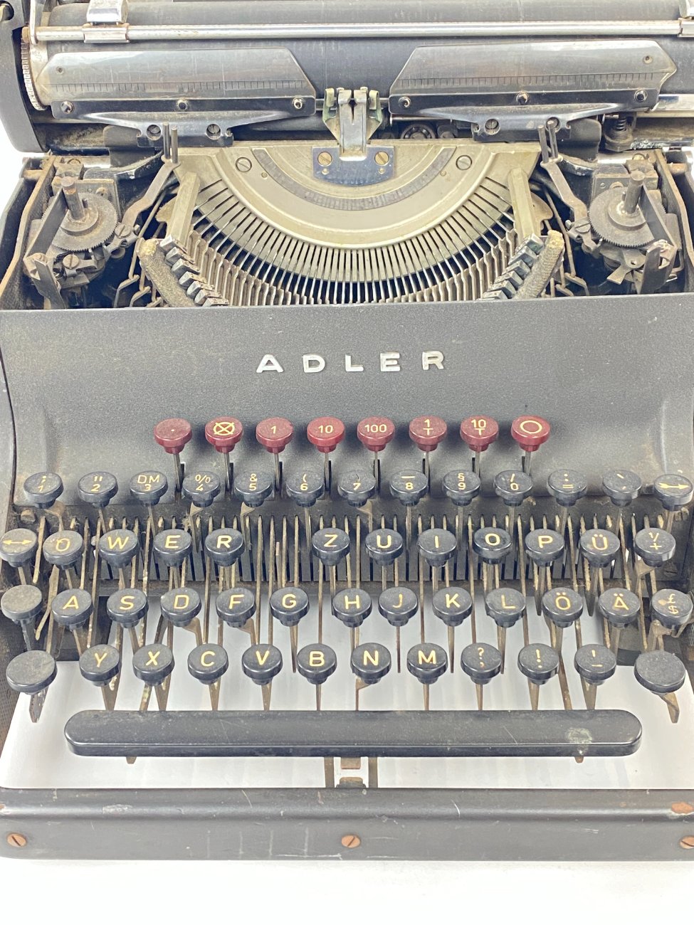 HN1003-rasomosios-masineles-5 “Adler” rašomoji mašinėlė 40x50x26 cm