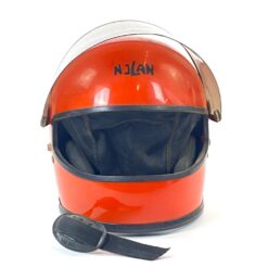 Vintažinis “Nolan” oranžinės spalvos šalmas 32x28x25 cm