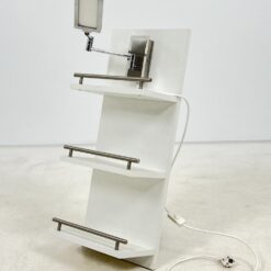 Pakabinama baltos spalvos lentyna su apšvietimu 17x36x70 cm