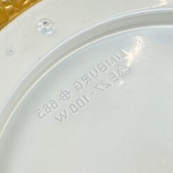 Pakabinamas žalvarinis šviestuvas su balto stiklo gaubtu 29,5×29,5×18 cm