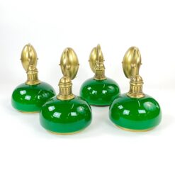 Žalvarinis sieninis šviestuvas su žalios spalvos stiklo gaubtu 24x19x25 cm