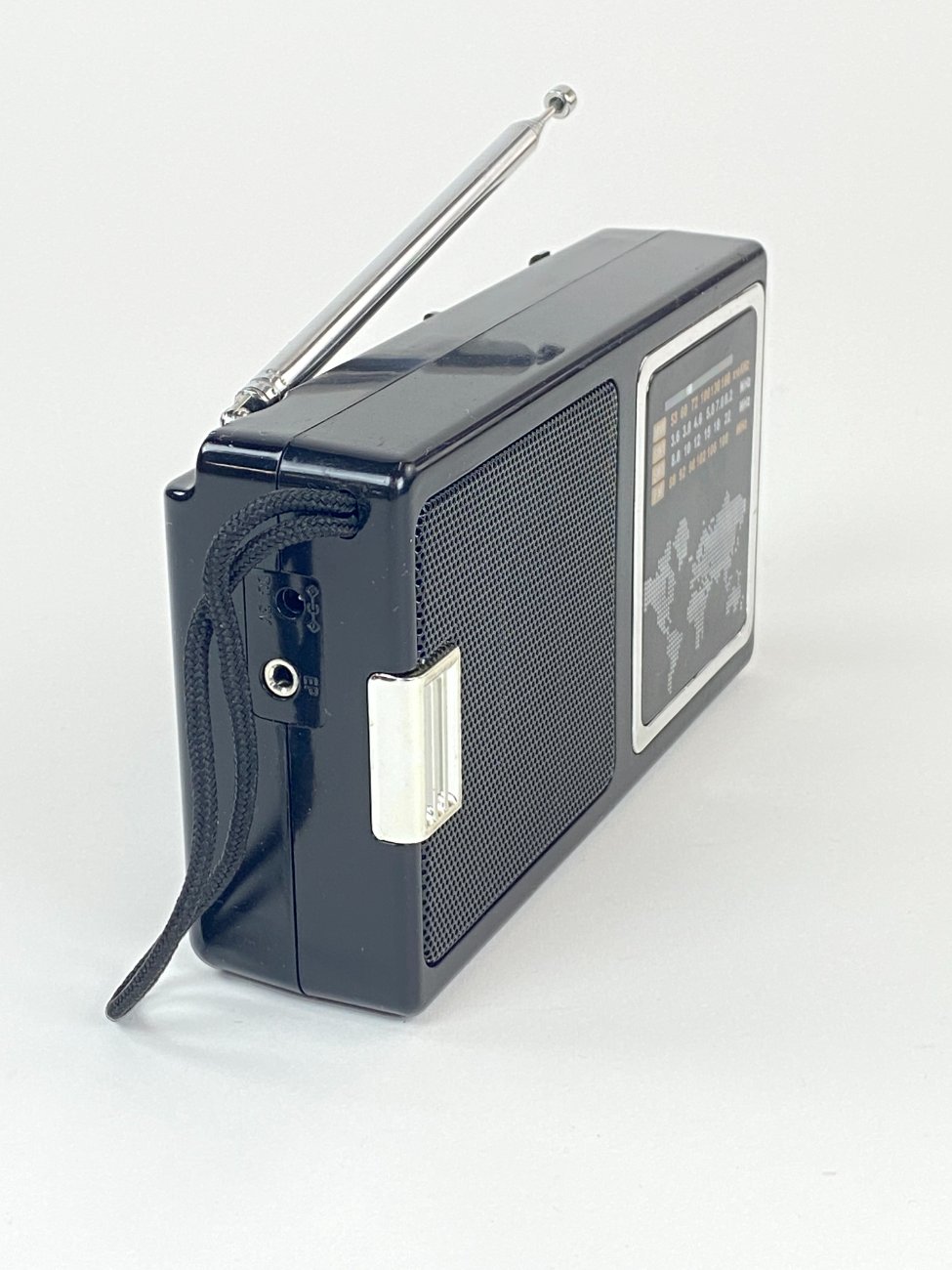 HN1105-senoviniai-radijo-aparatai-3 Tranzistorinis radijo imtuvas EP560/ICF-400 4,5×16,5×9,5 cm