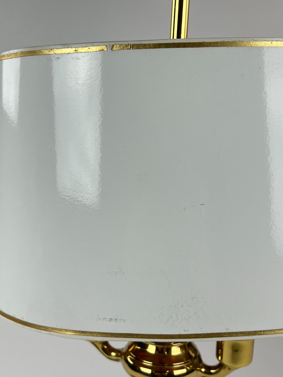 HN1112-staliniai-sviestuvai-17 Bouillotte stiliaus žalvarinis stalinis šviestuvas 20x32x66 cm