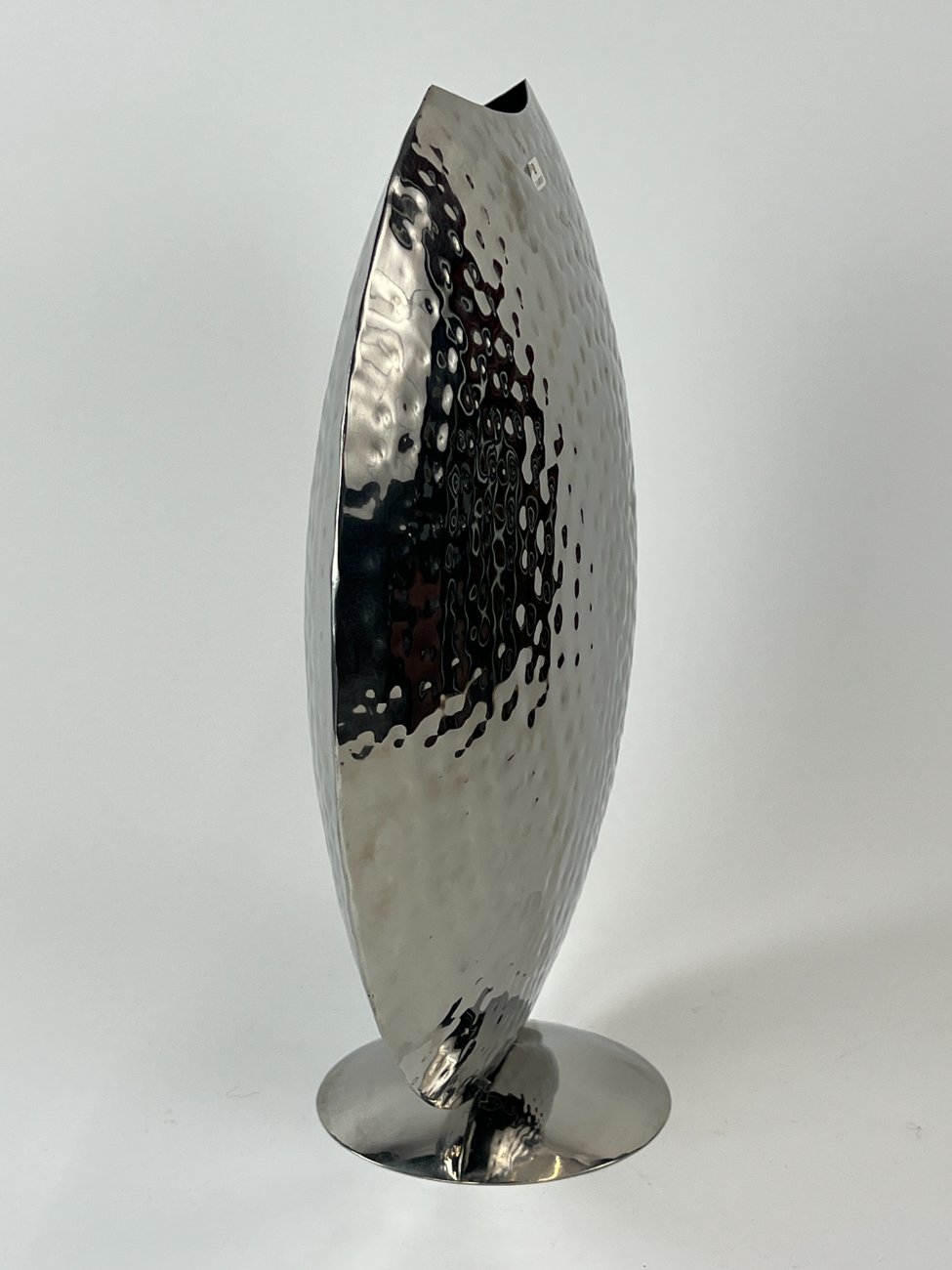 HN1115-kiti-indai-5 Dekoratyvinė metalinė ‘Lambert” vaza 15x42x41,5 cm