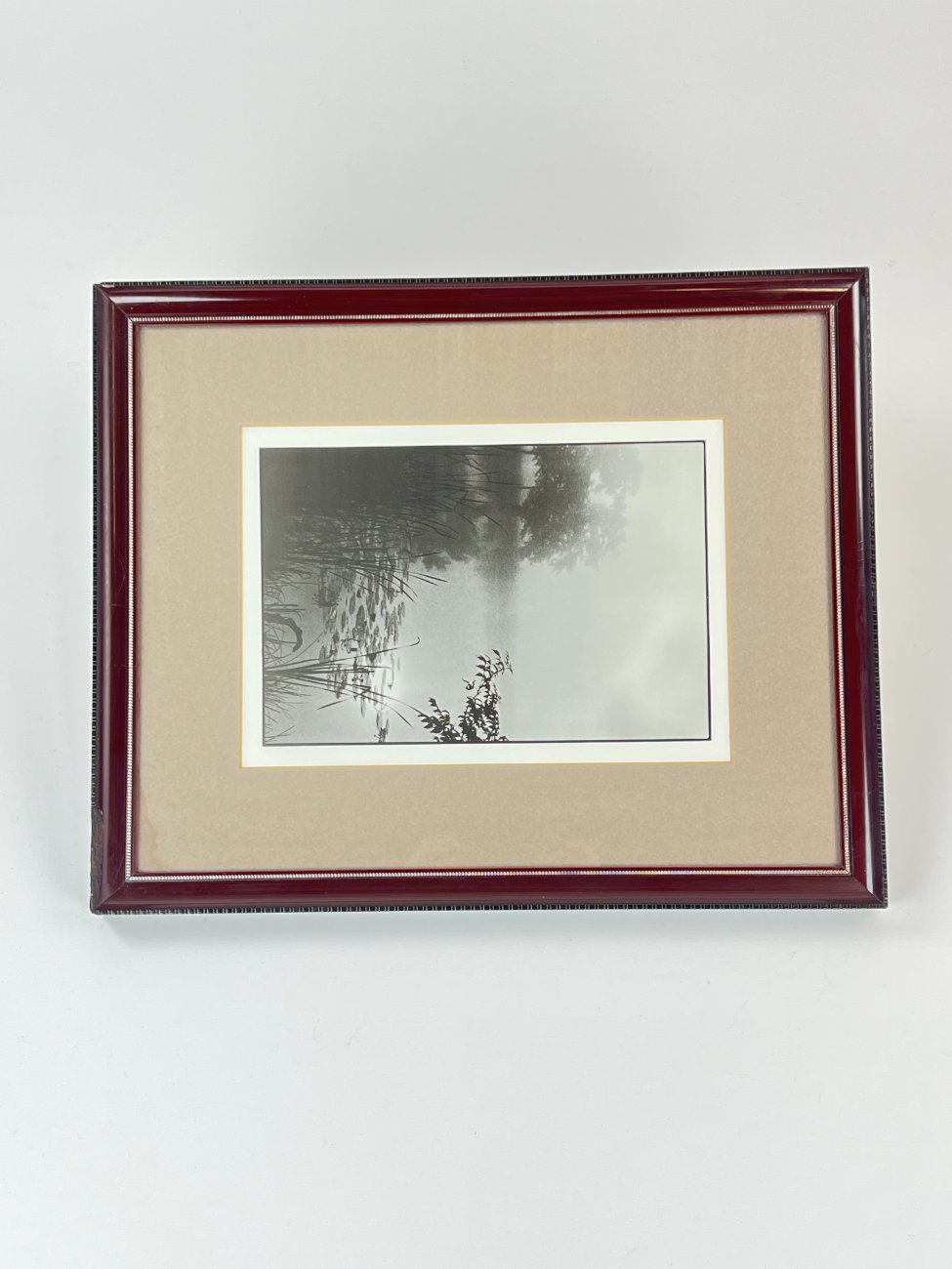 HN1118-grafika-ir-printai-5 Migloto gamtos peizažo printas mediniame rėme su stiklu 2×32,5×40 cm