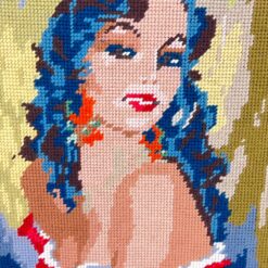 Siuvinėtas moters portretas mediniame rėme 3x32x40 cm