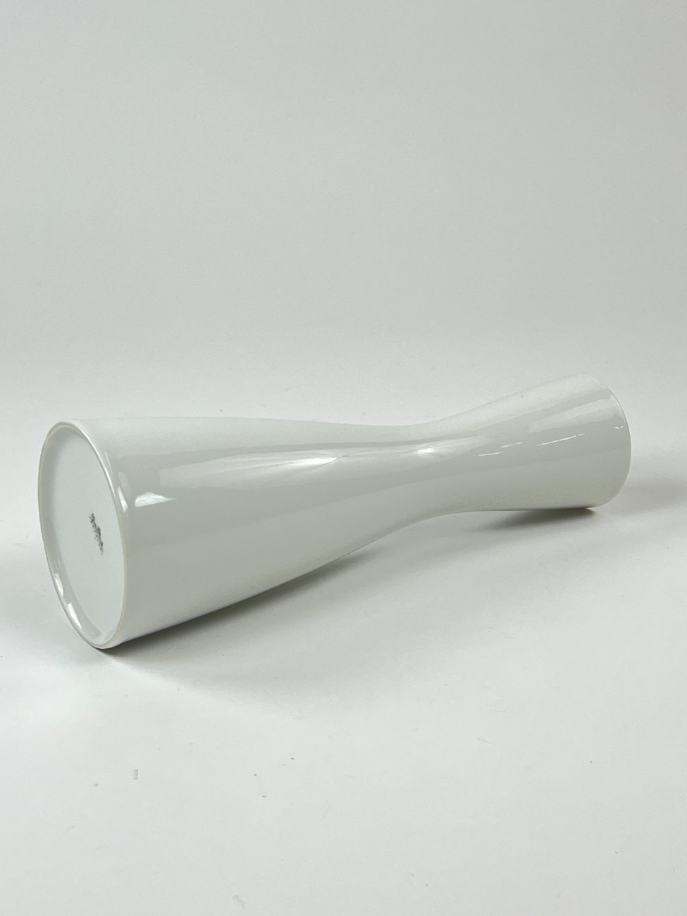 HN1146-rosenthal-3 Porcelianinė “Rosenthal” vaza 10x10x28,5 cm