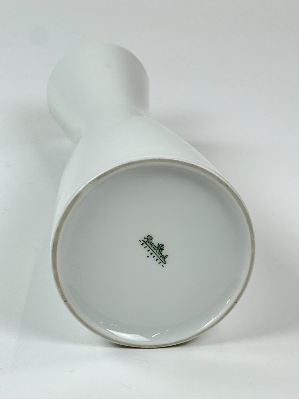 HN1146-rosenthal-5 Porcelianinė “Rosenthal” vaza 10x10x28,5 cm