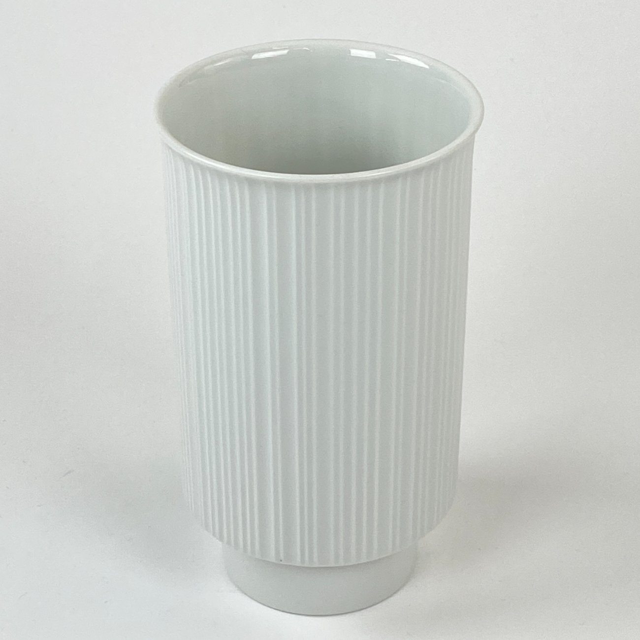 HN1147-rosenthal-0 Porcelianinė “Rosenthal” vaza 9,5×9,5×16 cm