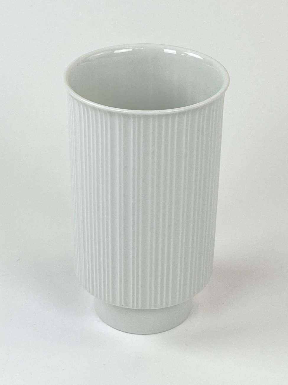 HN1147-rosenthal-1 Porcelianinė “Rosenthal” vaza 9,5×9,5×16 cm