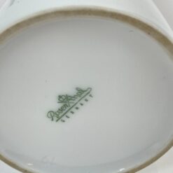 Porcelianinė “Rosenthal” vaza su augalo atvaizdu 6,5×6,5×19,5 cm
