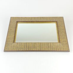 Stačiakampis klasikinio stiliaus veidrodis mediniame rėme 3x40x55,5 cm