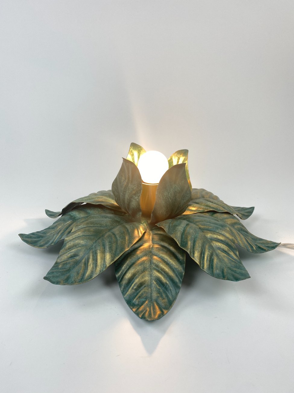 CY0366-pakabinami-sviestuvai-11 Kabinamas itališkas Florenz’ Lamp metalinis šviestuvas 38x38x13,5 cm