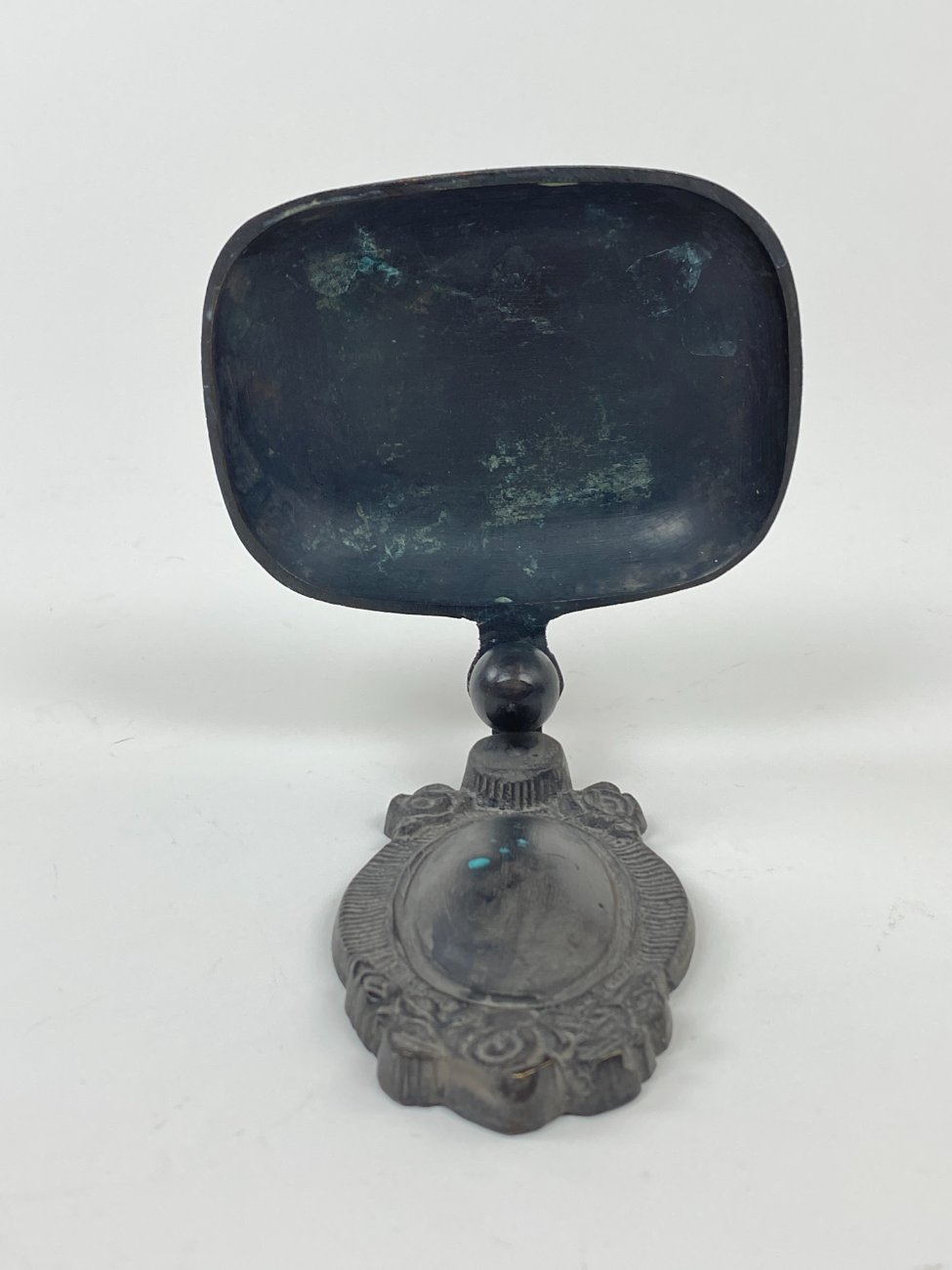 CY0373-vonios-prekes-5 Sieninė kabinama dažyto žalvario muilinė 11x10x11 cm