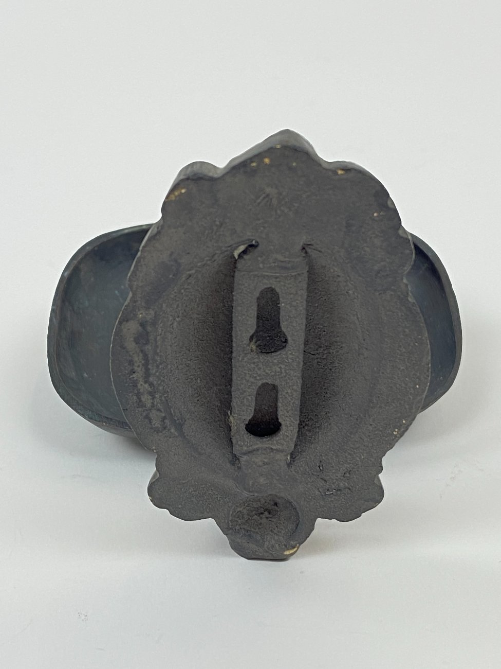 CY0373-vonios-prekes-6 Sieninė kabinama dažyto žalvario muilinė 11x10x11 cm