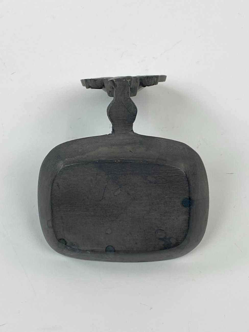 CY0373-vonios-prekes-7 Sieninė kabinama dažyto žalvario muilinė 11x10x11 cm