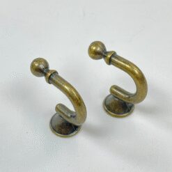 Miniatiūriniai žalvariniai kabliukai 2 vnt. komplektas 3x1,5x3 cm